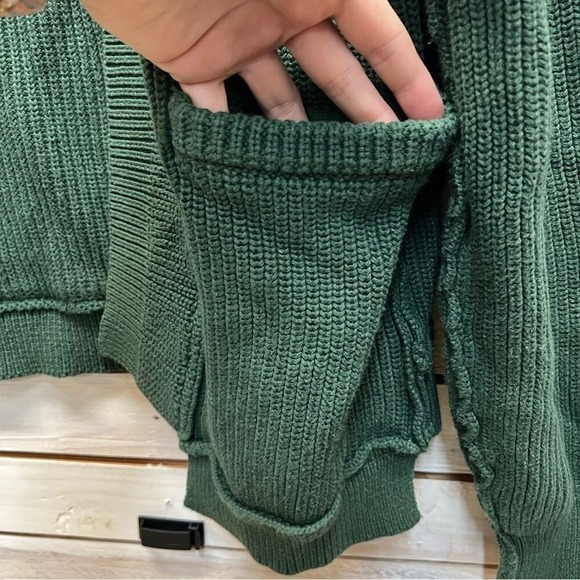 Women's Green Cardigan Sweater - Picture 4 of 10
